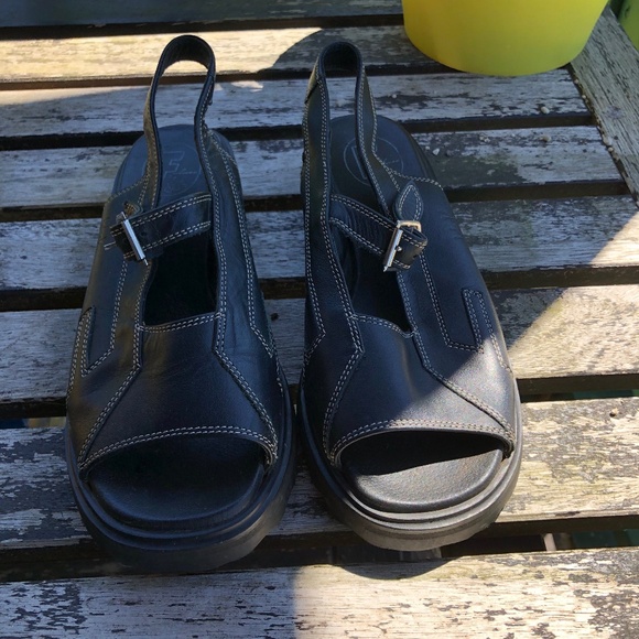 John Fluevog Black Sandals W7 - Picture 1 of 6